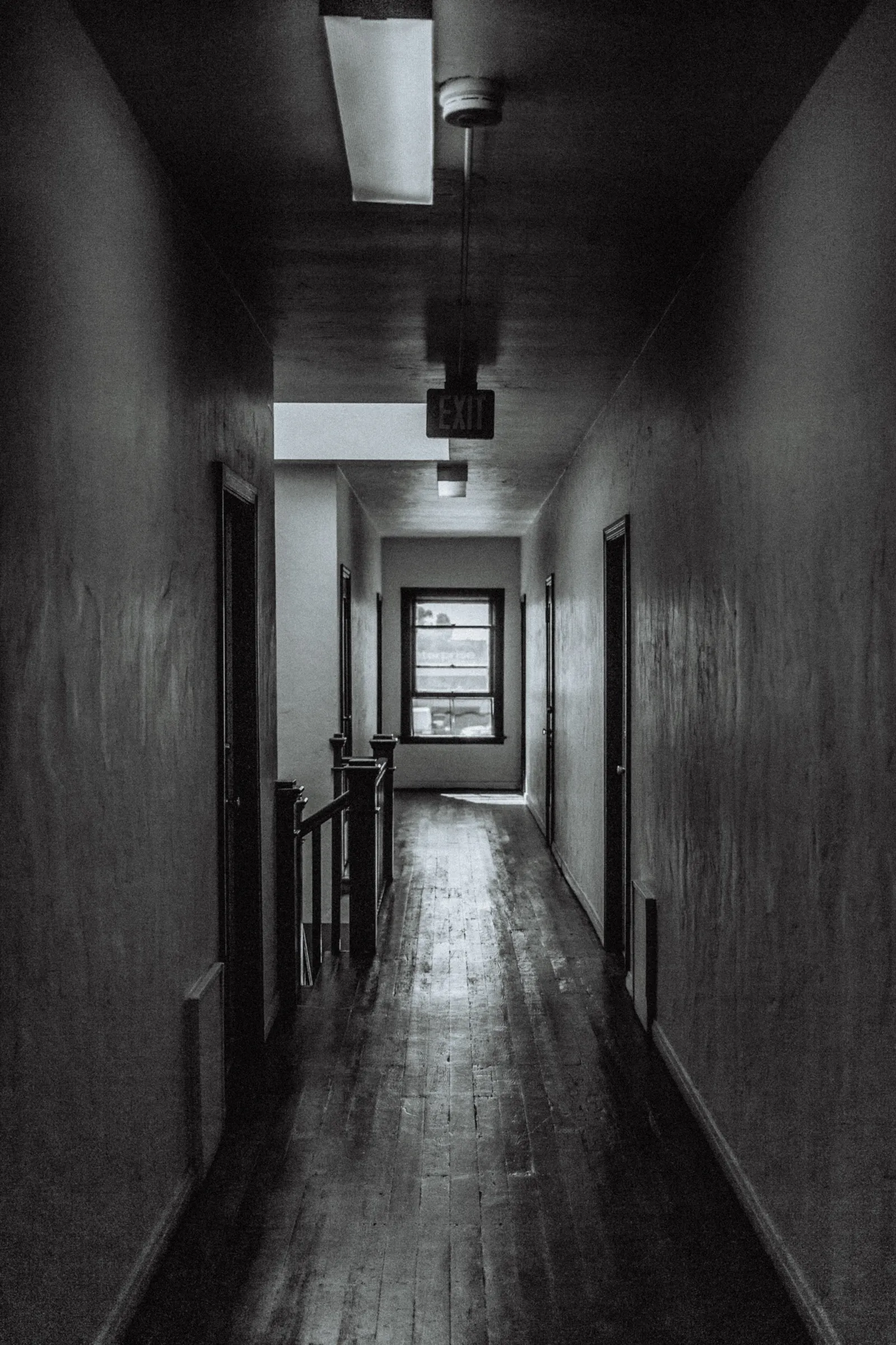 Black & White (2017), photo 1